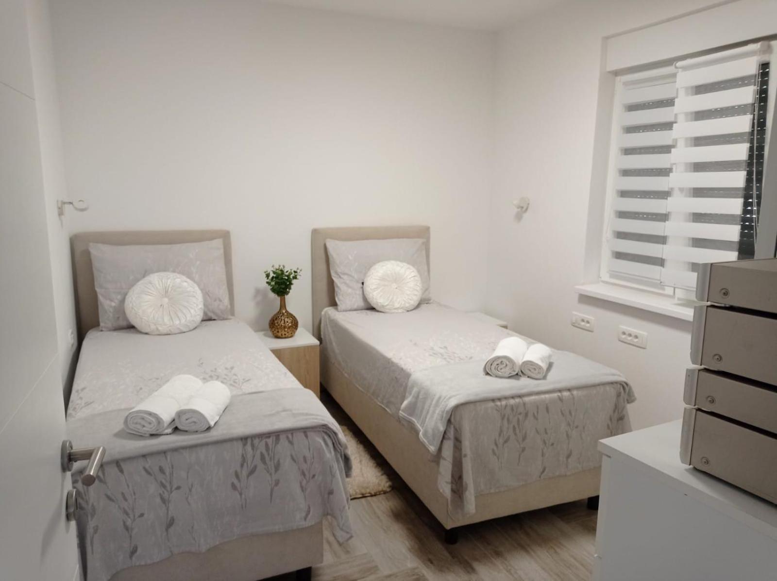 Villa S Vir Luaran gambar