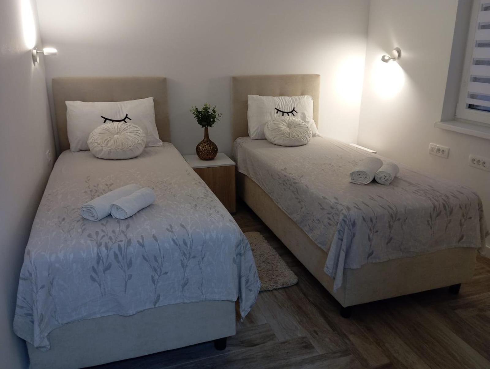 Villa S Vir Luaran gambar