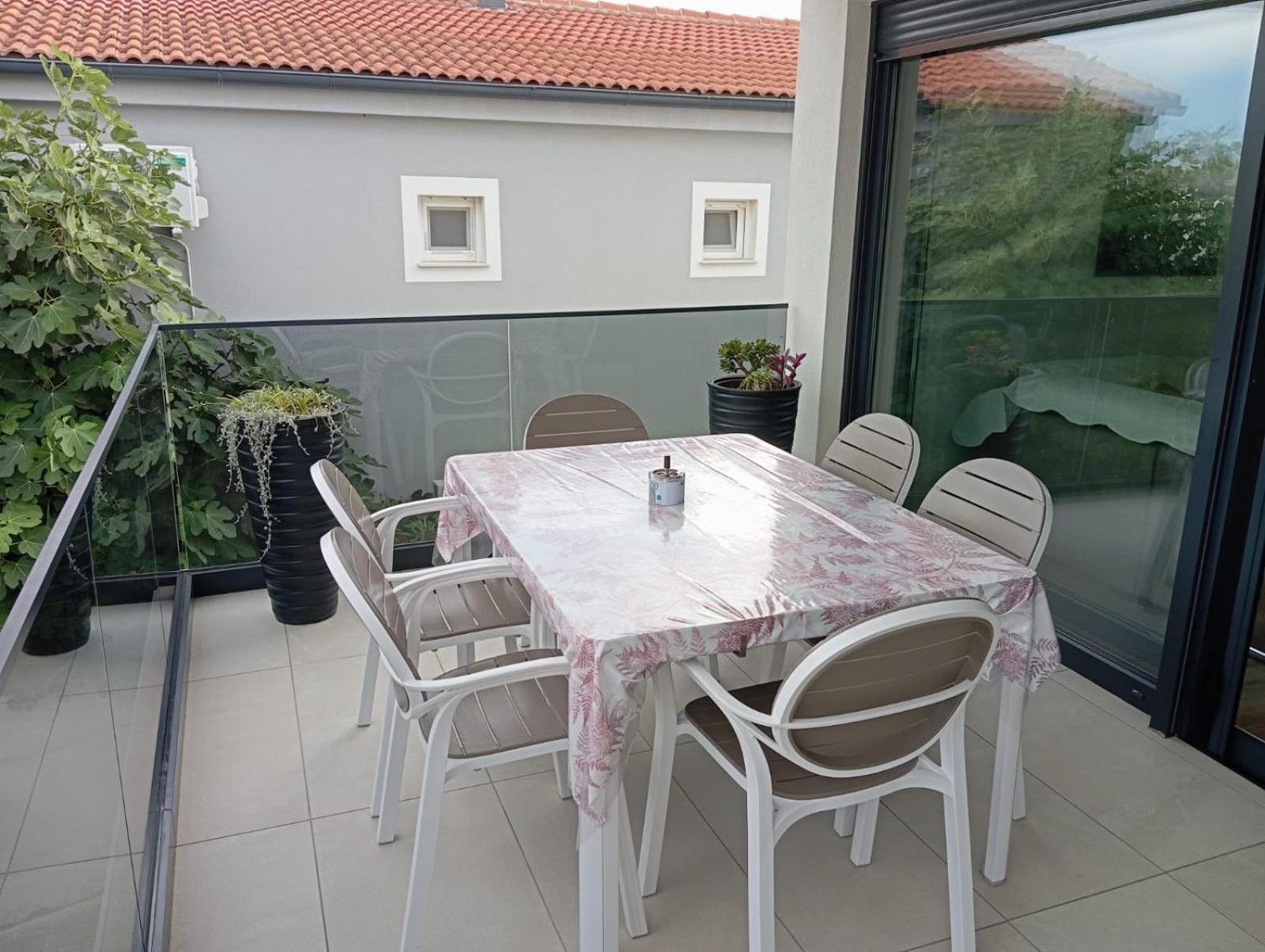 Villa S Vir Luaran gambar